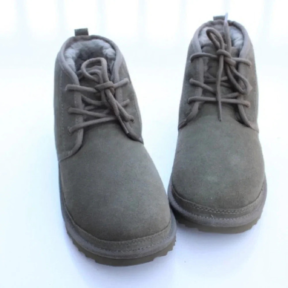 NWOT UGG Neumel boots - Picture 5 of 15